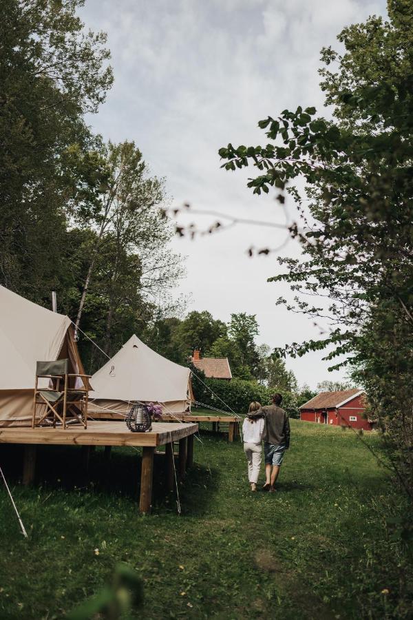Falkeroed - Lyxig Glamping I Naturreservat Ink Frukost