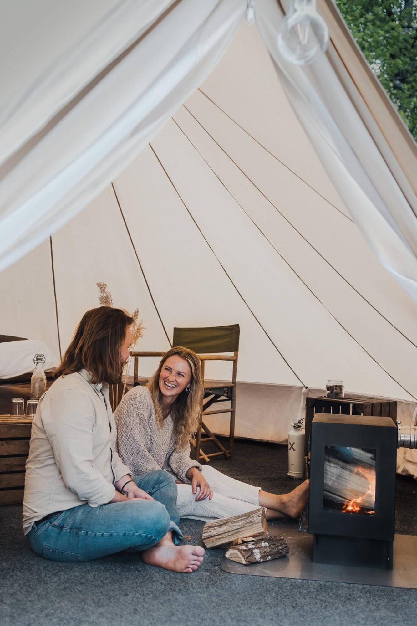 Luxury tent Falkeroed - Lyxig Glamping I Naturreservat Ink Frukost